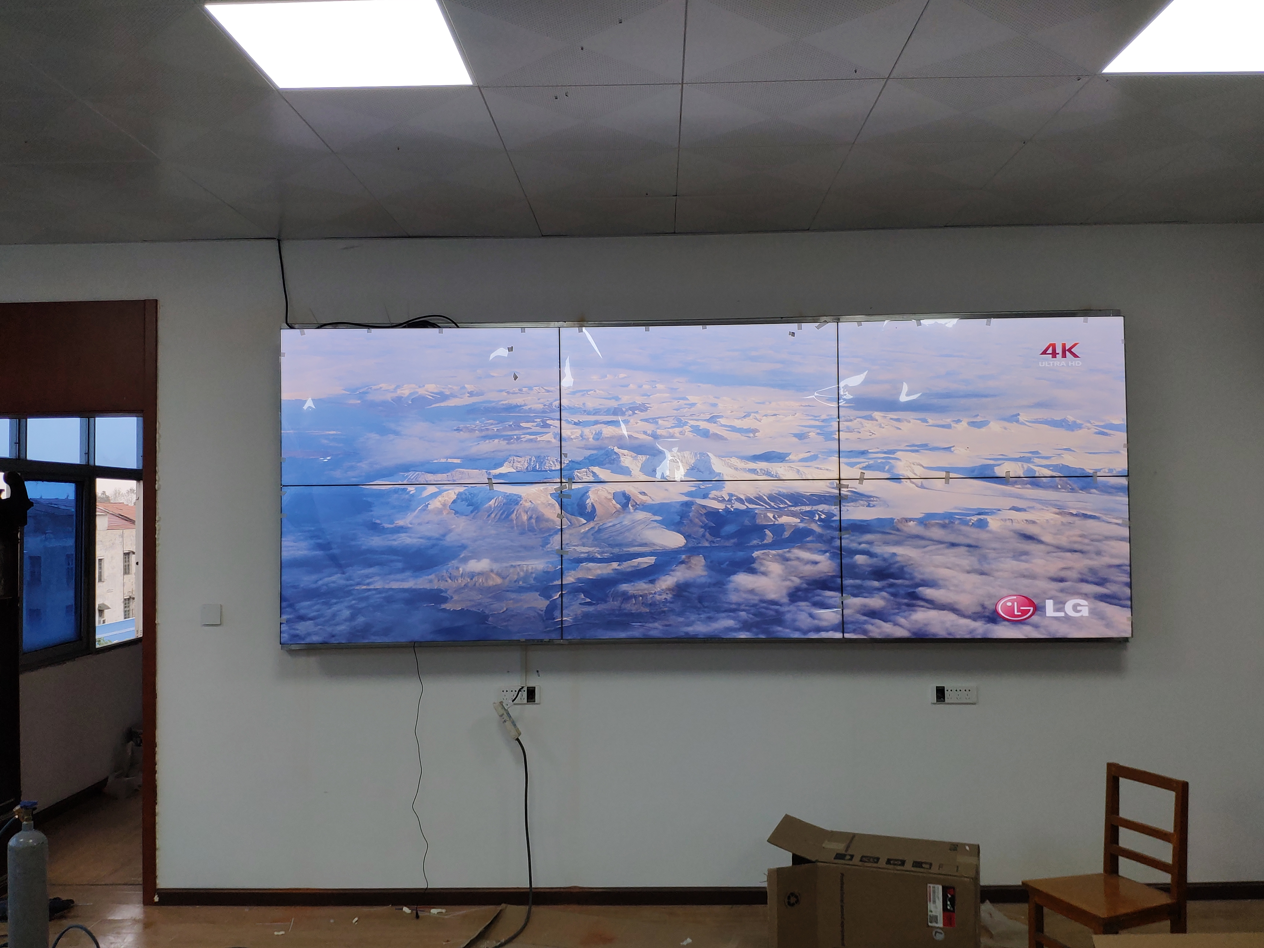 拼接屏壁挂嵌入式安装案例