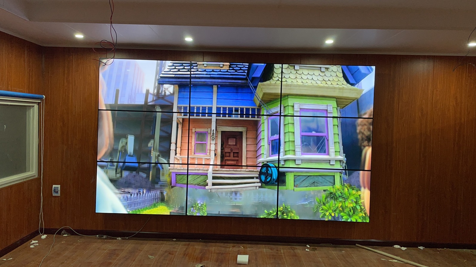 拼接屏壁挂嵌入式安装案例