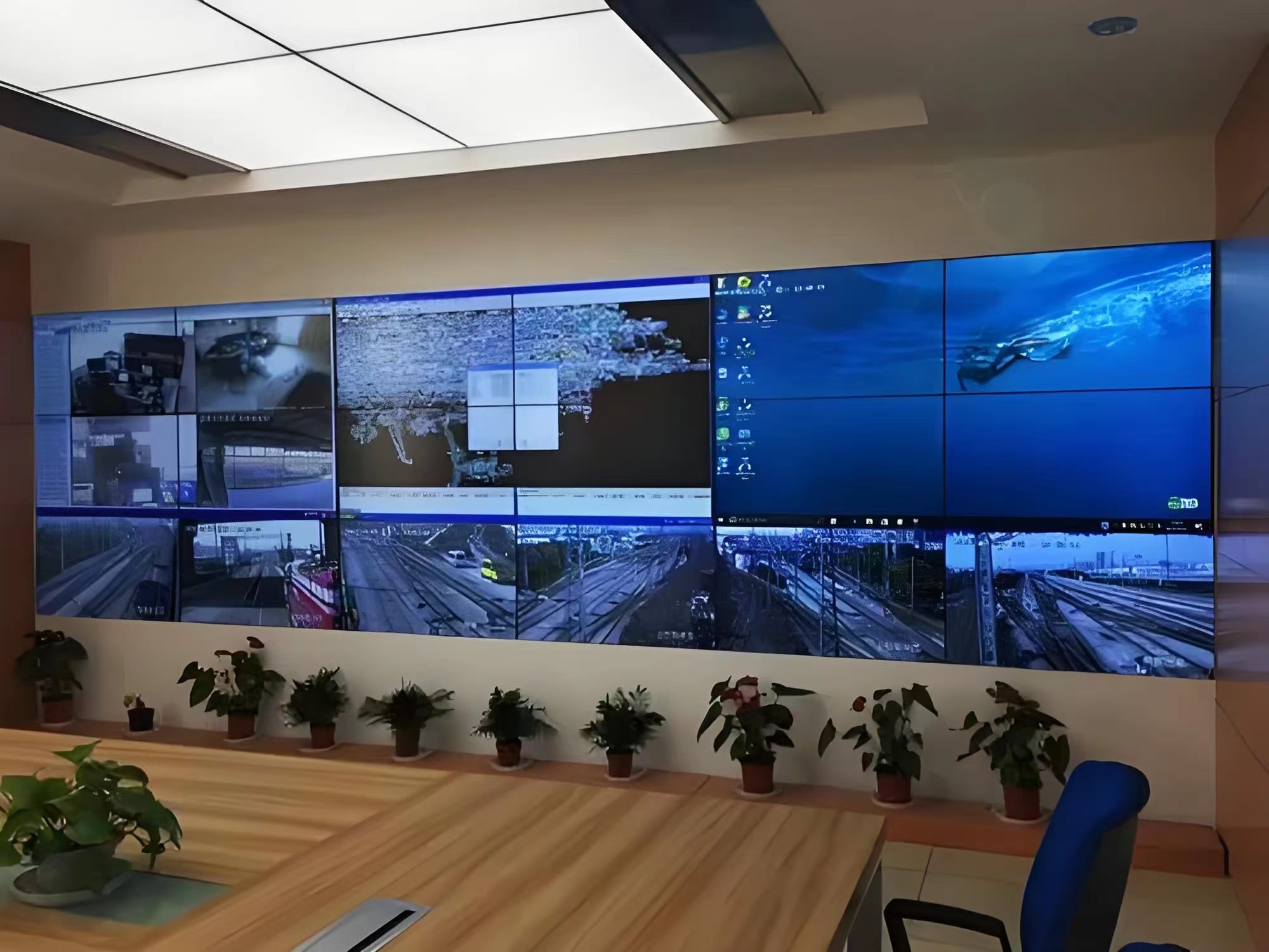 液晶拼接屏花屏成因与速修指南